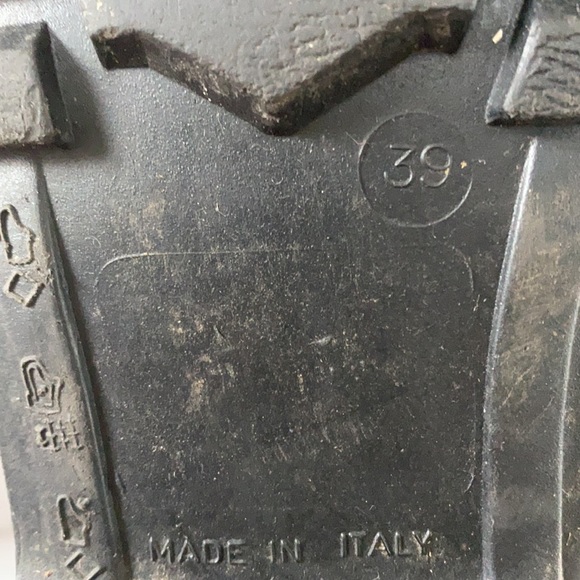 Burberry Rain Boots! - Picture 5 of 5